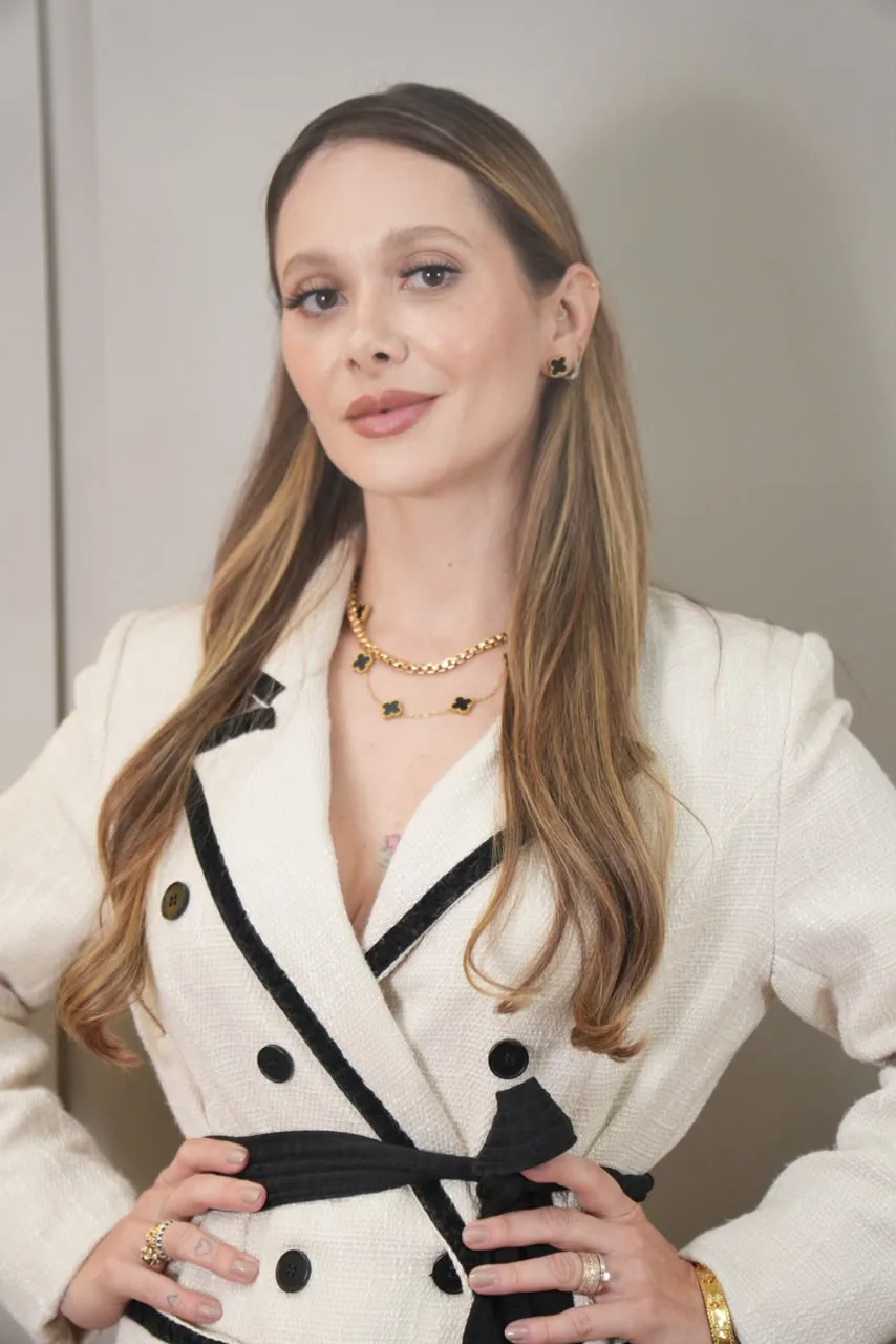 Dra. Andressa Carlos de Almeida em ambiente clínico